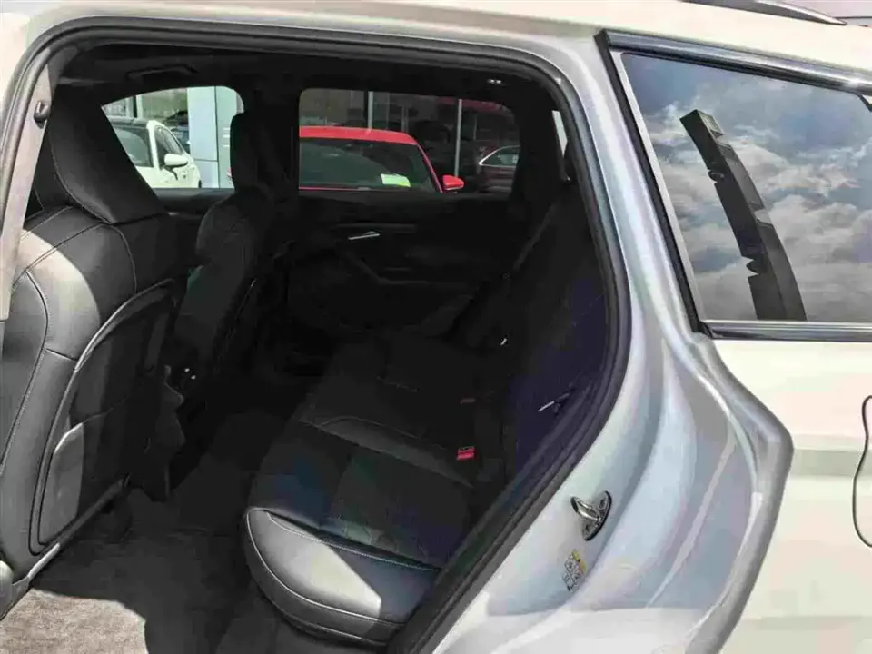 Audi Q6L e-tron
