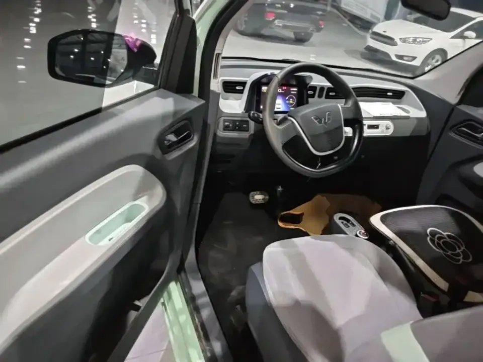 Wuling MINIEV
