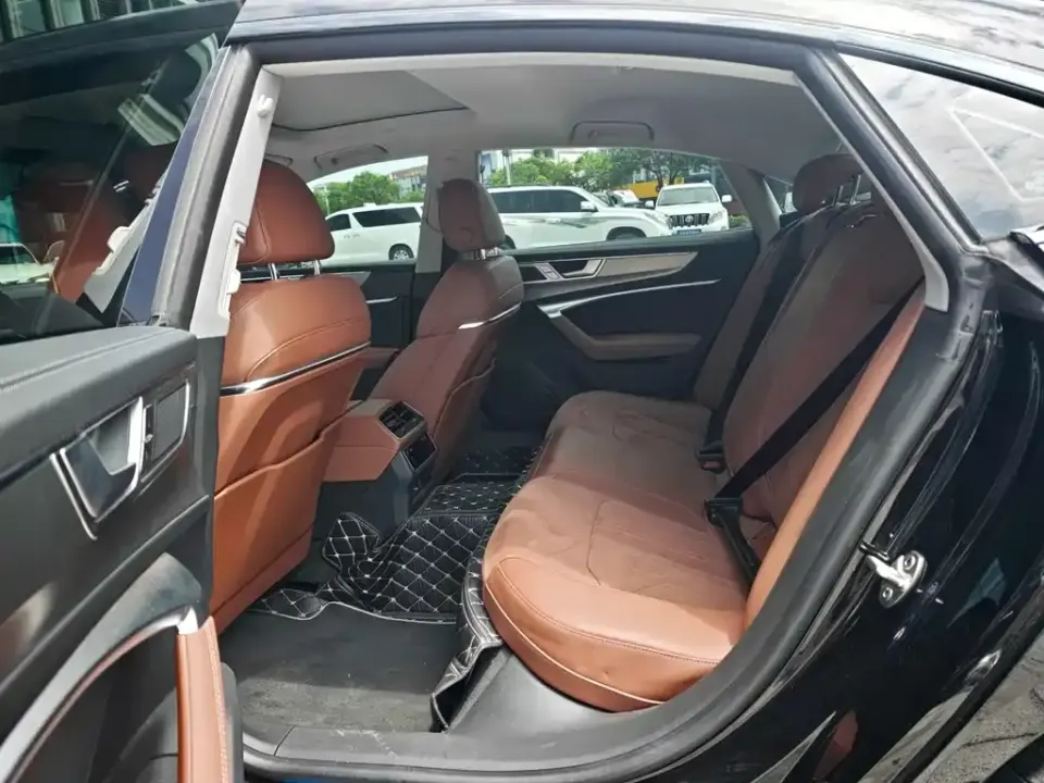 Audi A7L