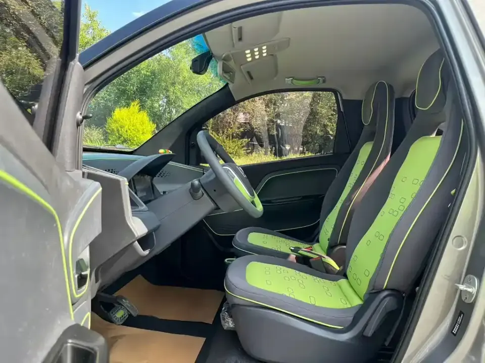 Baojun E100