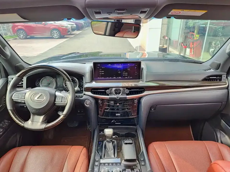 Lexus LX