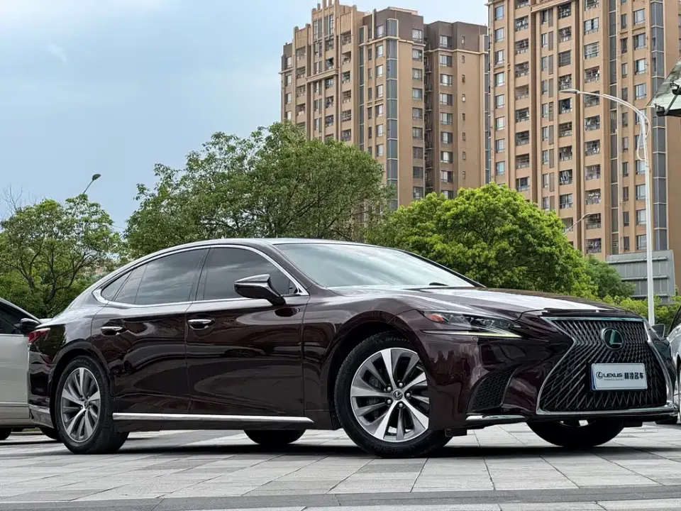 Lexus LS