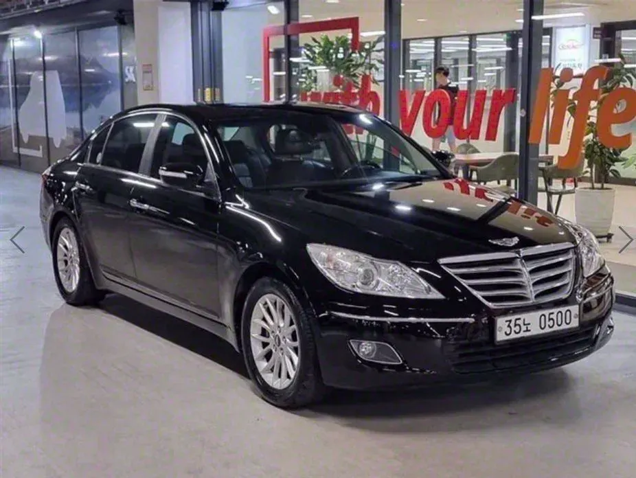 Hyundai Genesis