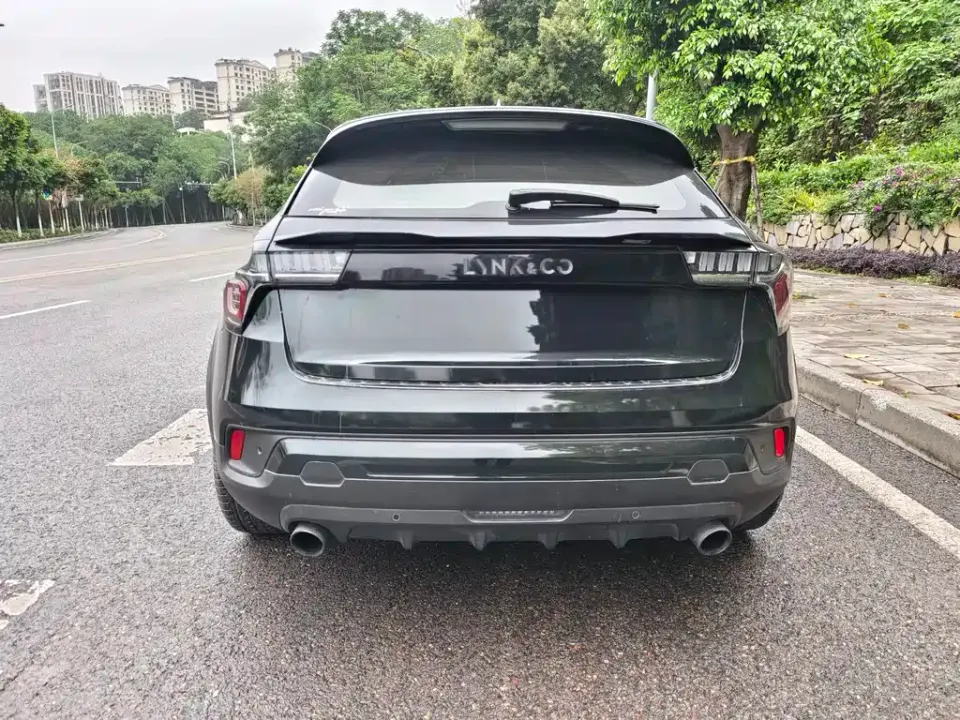 Lynk & Co 02