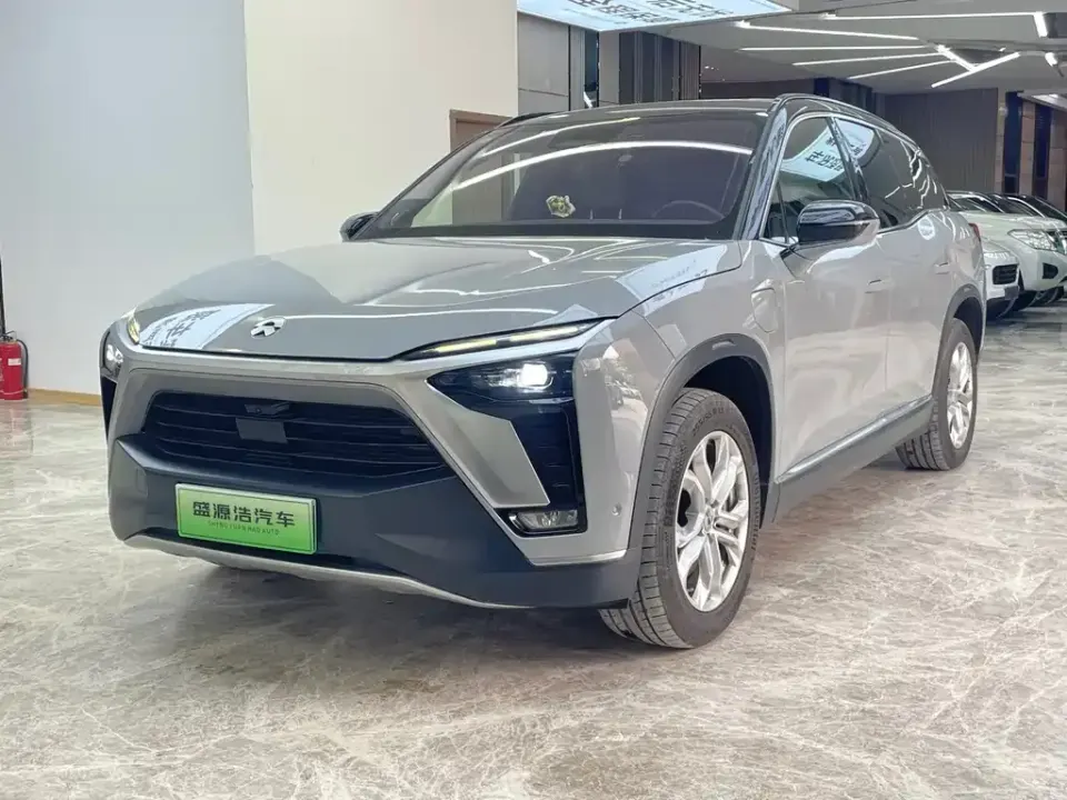 Nio ES8
