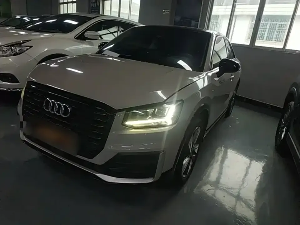 Audi Q2L