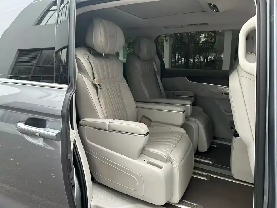 Roewe iMAX8