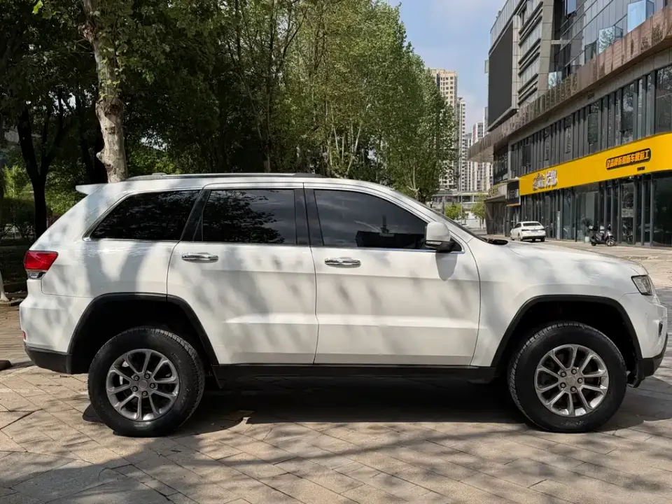 Jeep Grand Cherokee (Import)