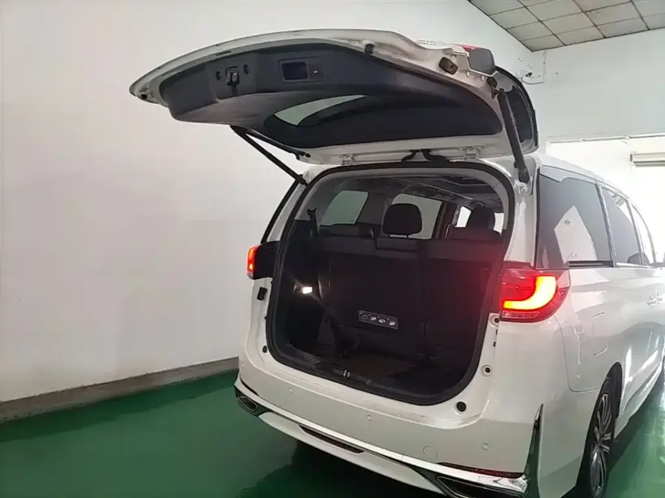 GAC Trumpchi M8
