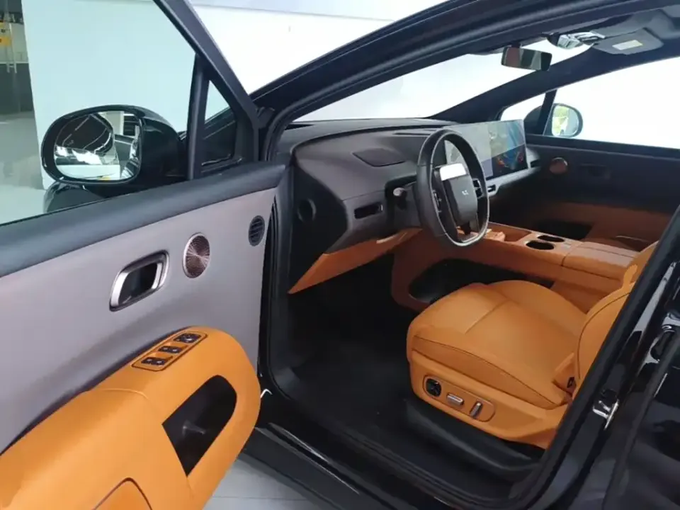 Li Li i8