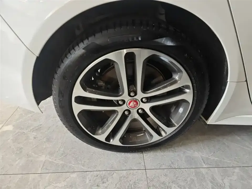 Jaguar XEL