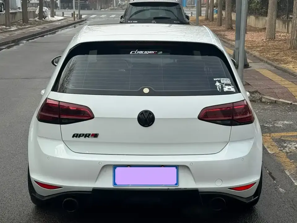 Volkswagen Golf GTI