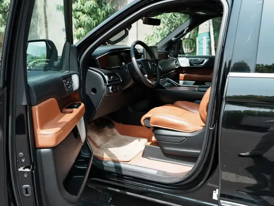 Lincoln Navigator