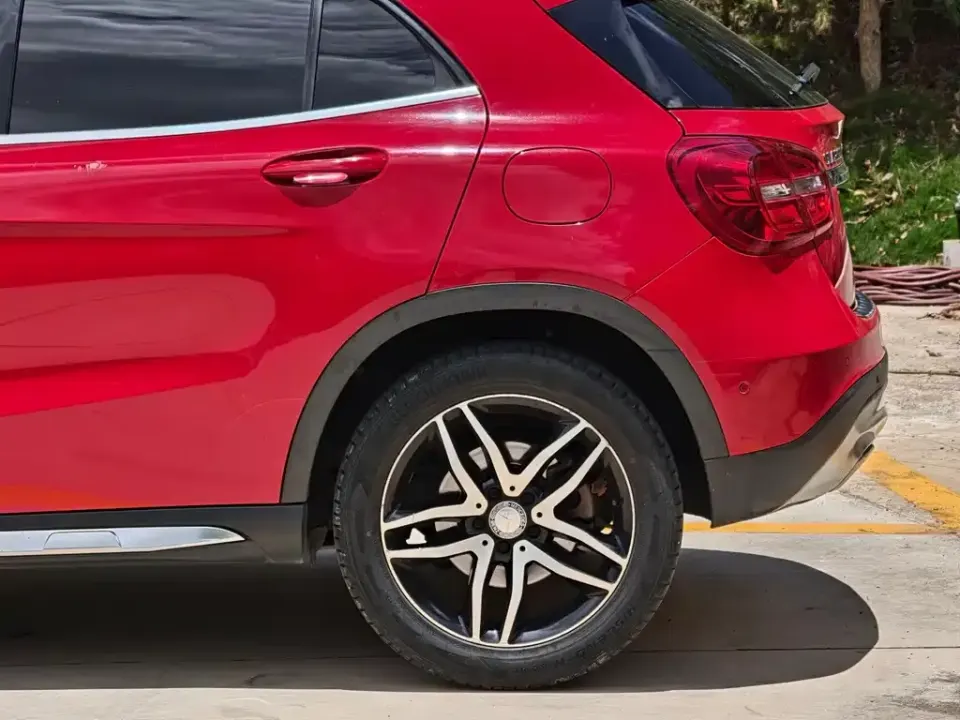 Mercedes-Benz GLA