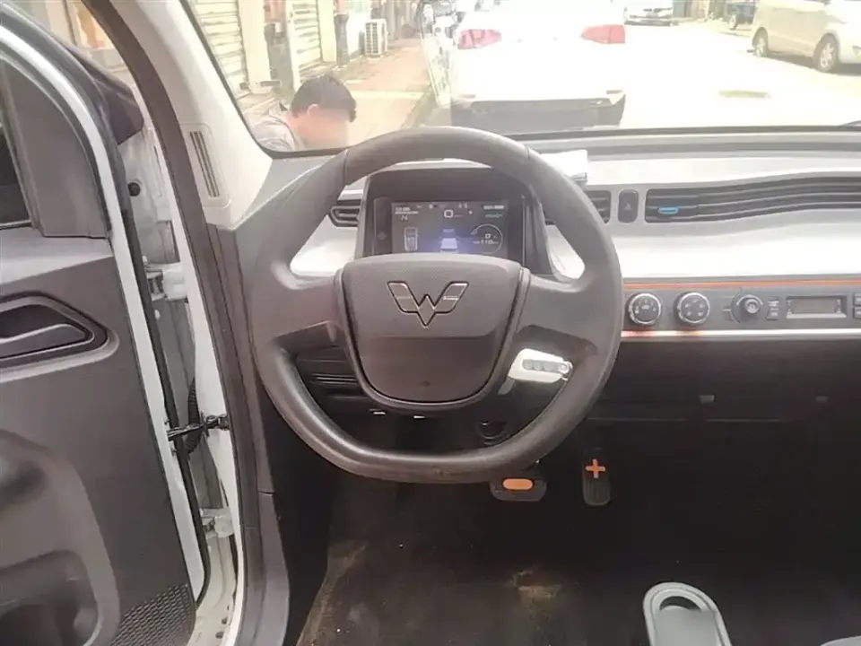 Wuling MINIEV