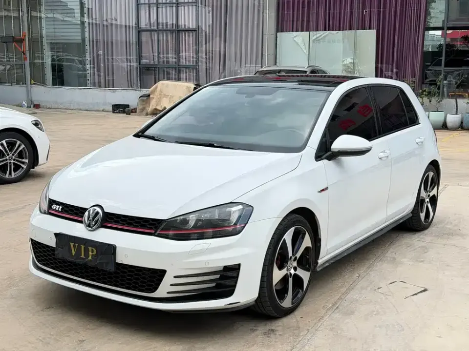 Volkswagen Golf GTI