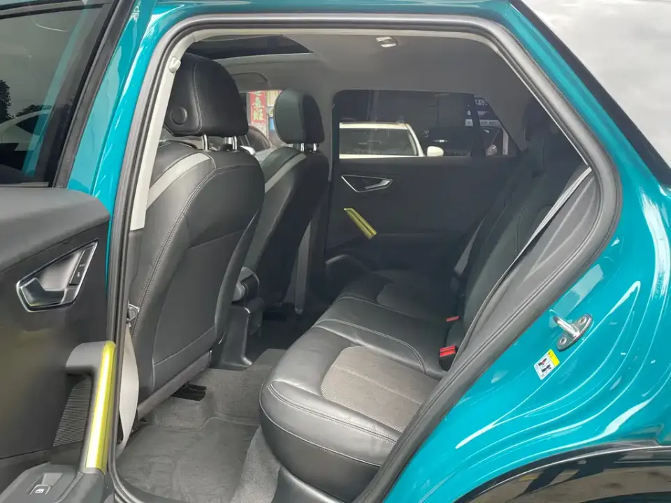 Audi Q2L