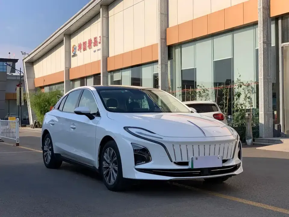 Hongqi Hongqi E-QM5