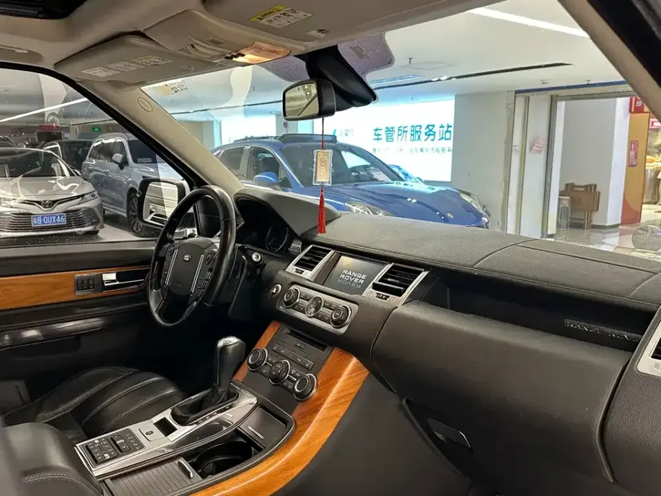 Land Rover Sport