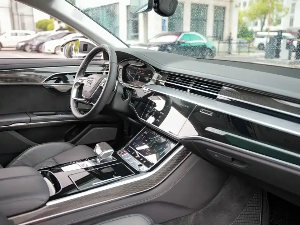 Audi S8