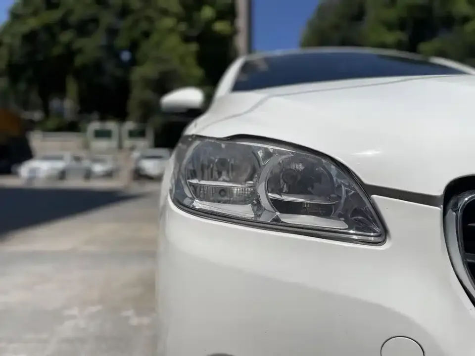 Peugeot 301