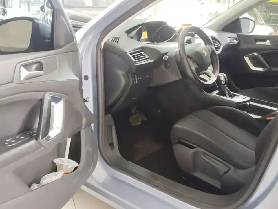 Peugeot 308S