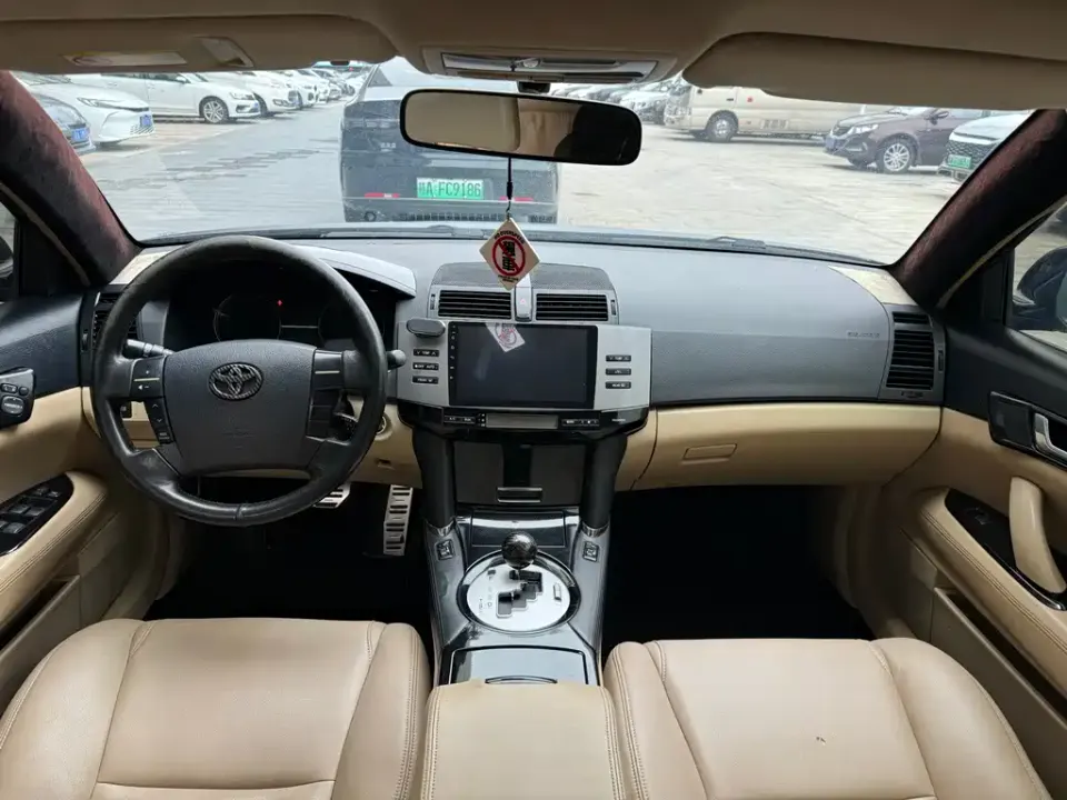 Toyota Reiz