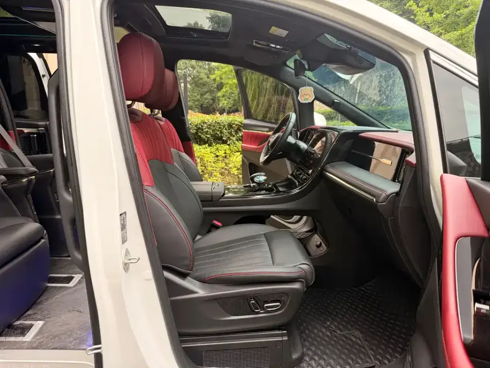 GAC Trumpchi M8