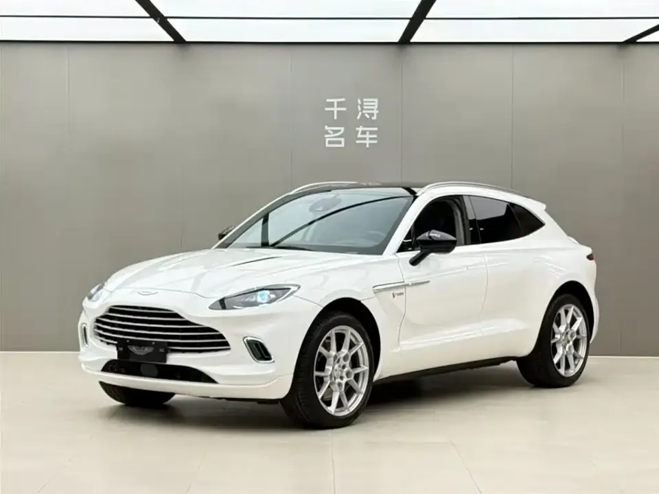 Aston Martin DBX
