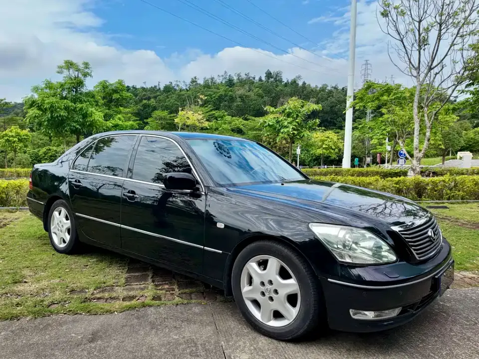 Lexus LS