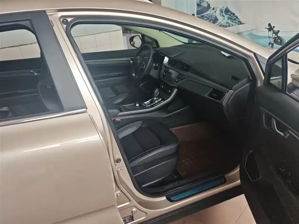Geely Emgrand GS