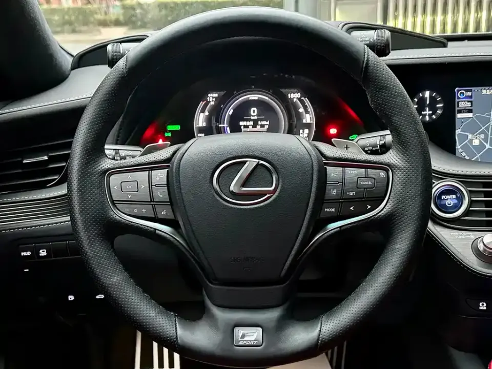 Lexus LS