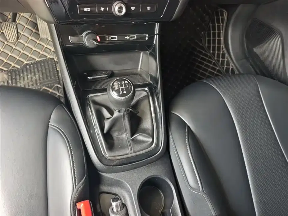 Roewe i5
