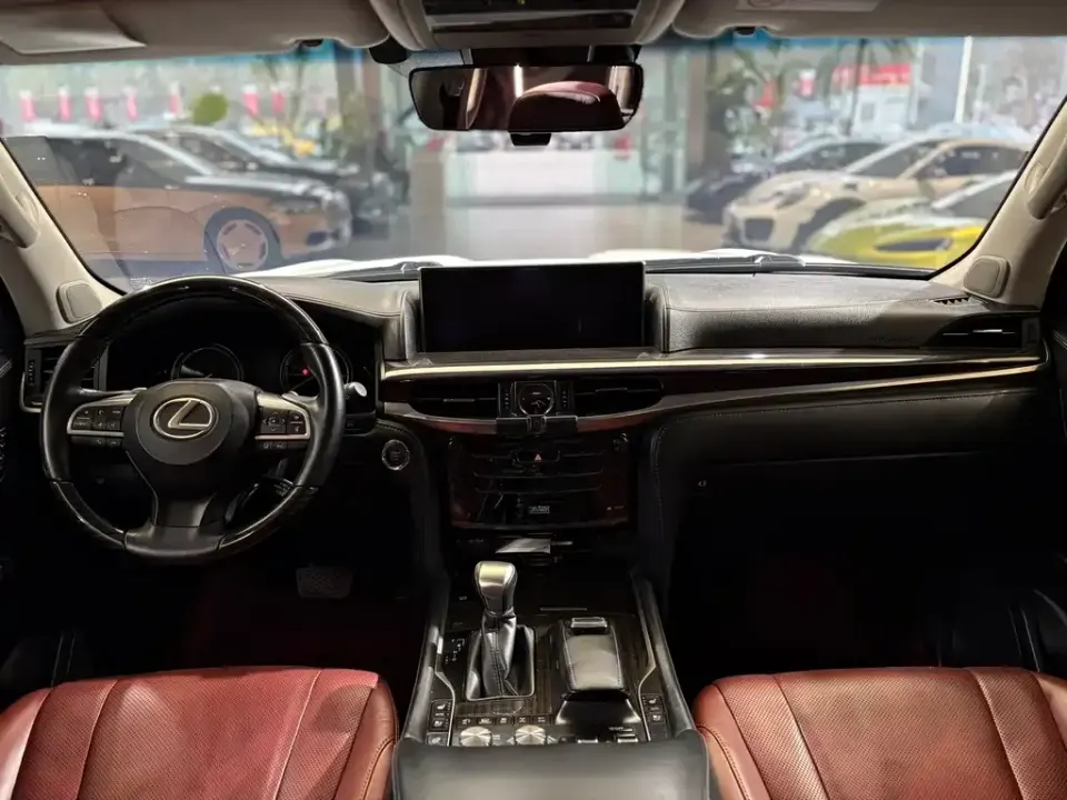 Lexus LX
