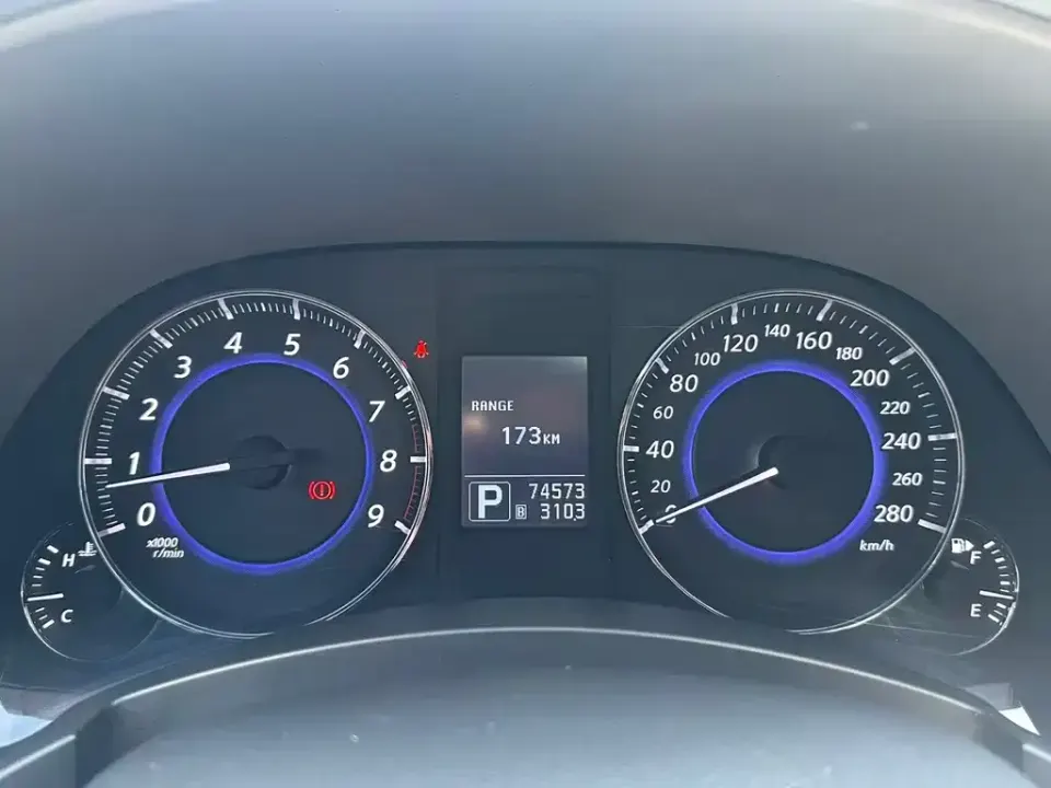 Infiniti QX70