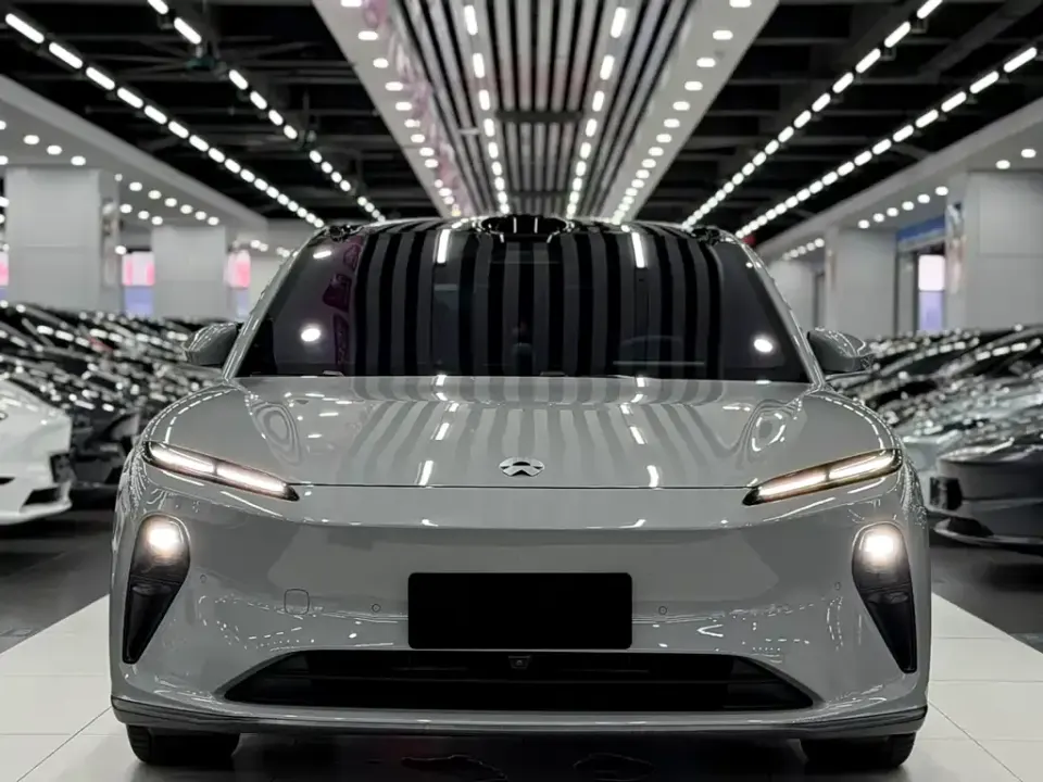 Nio ET5