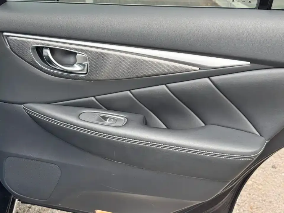 Infiniti Q50L