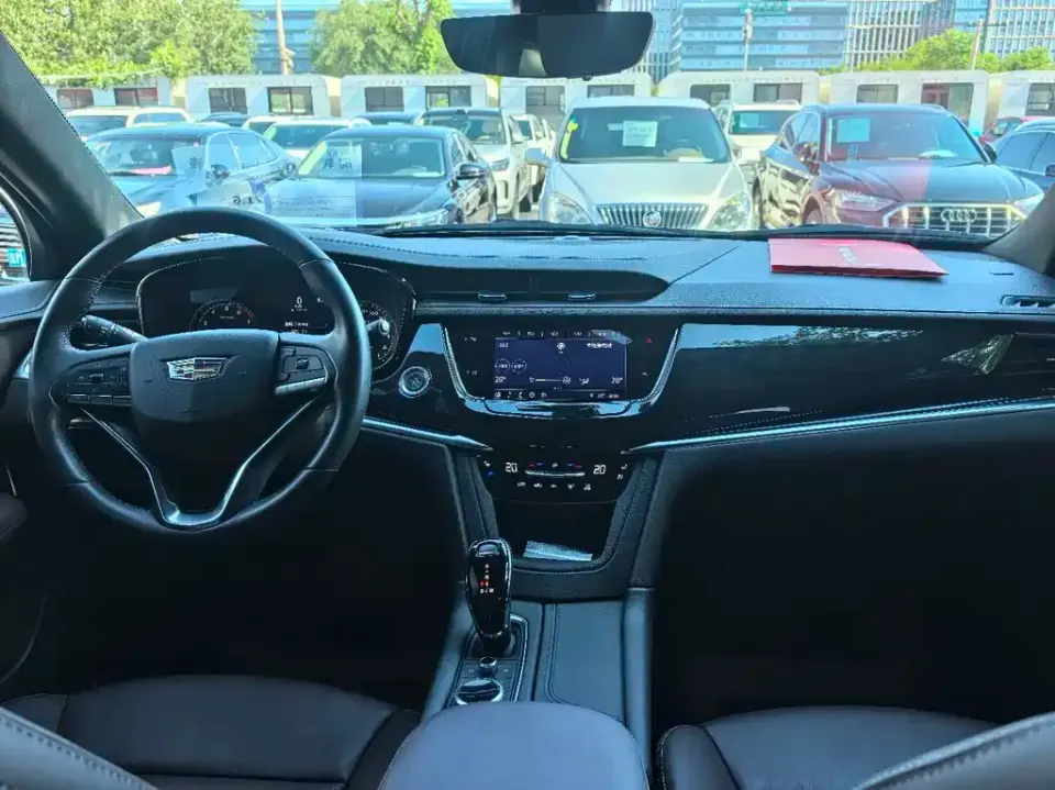 Cadillac XT6