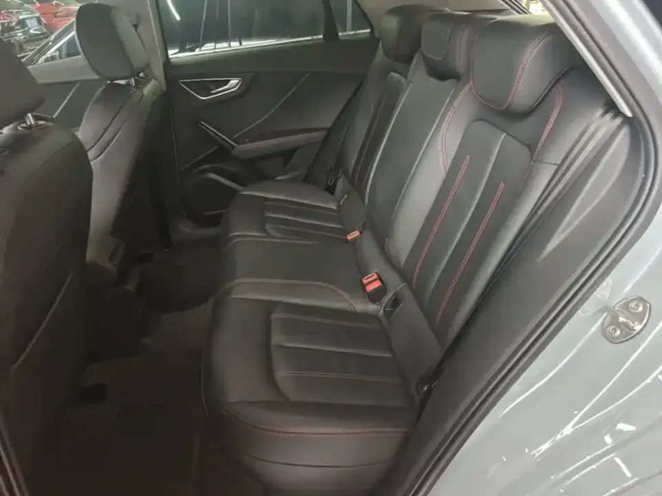 Audi Q2L