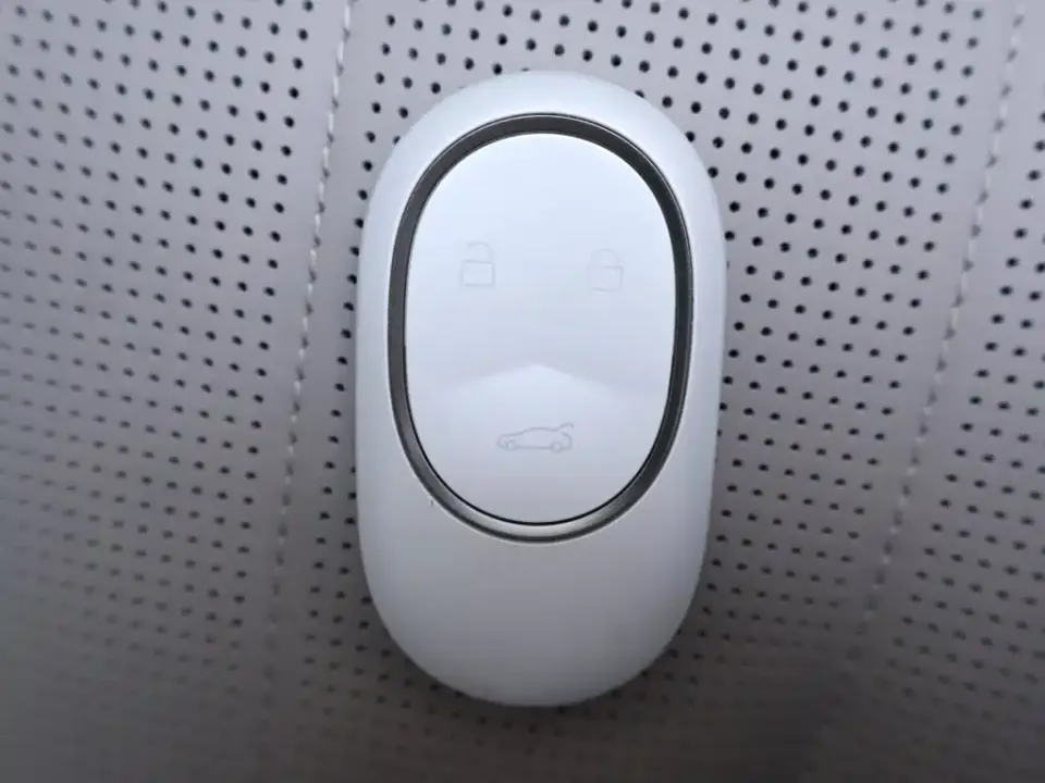 Nio ES8