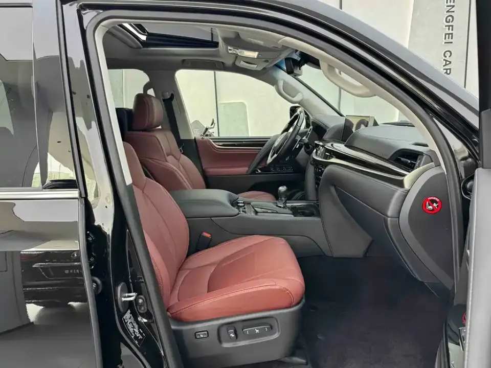 Lexus LX