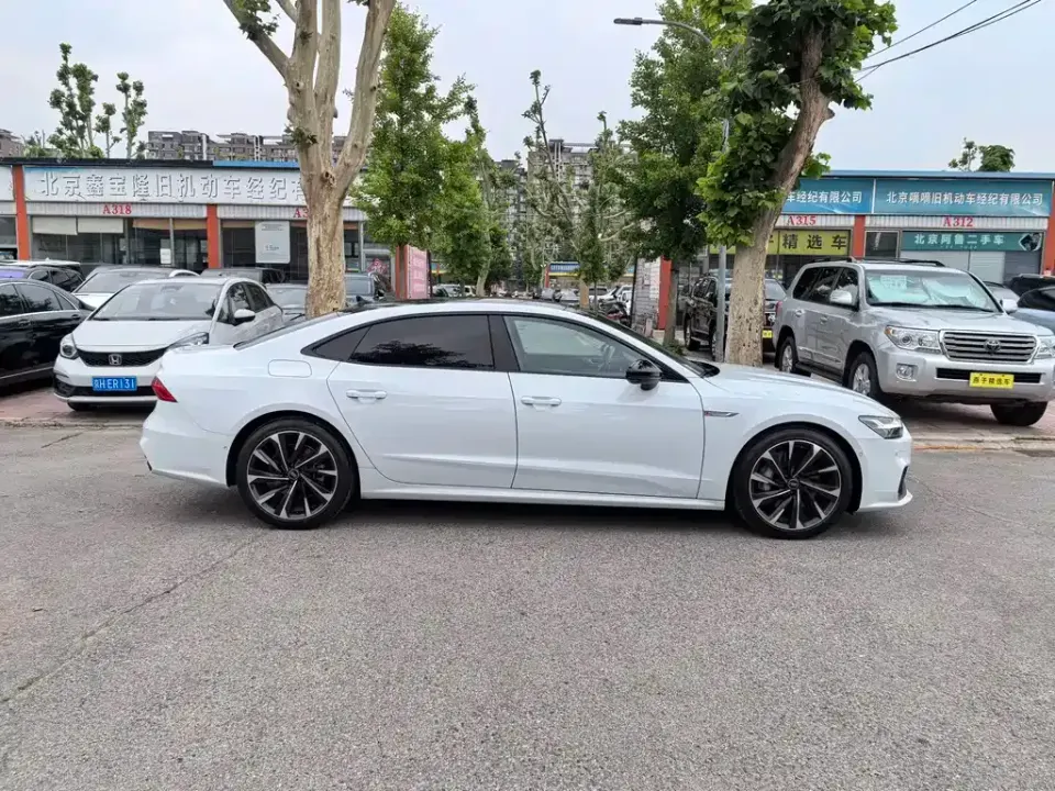 Audi A7L