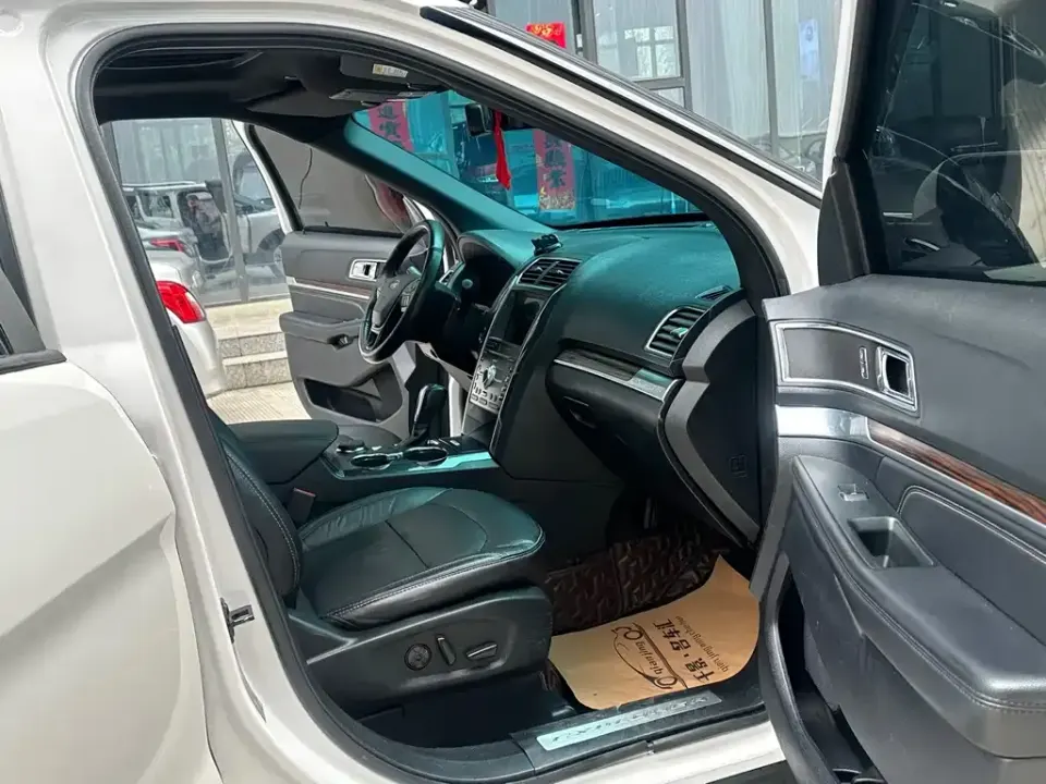 Ford Explorer (Import)