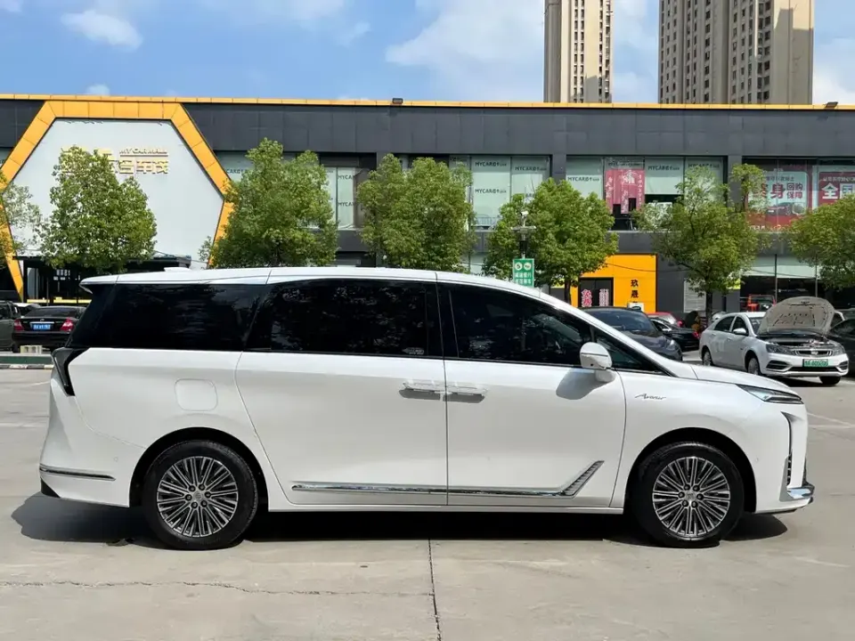 Buick GL8 Hybrid