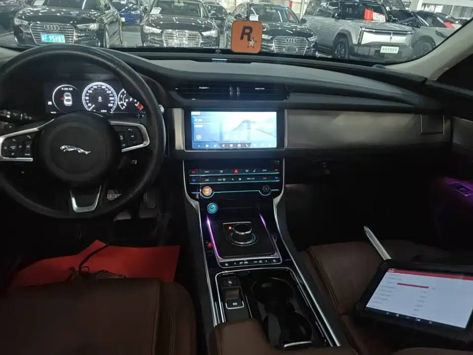 Jaguar XFL