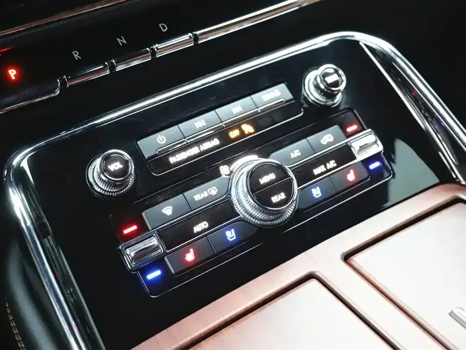 Lincoln Navigator