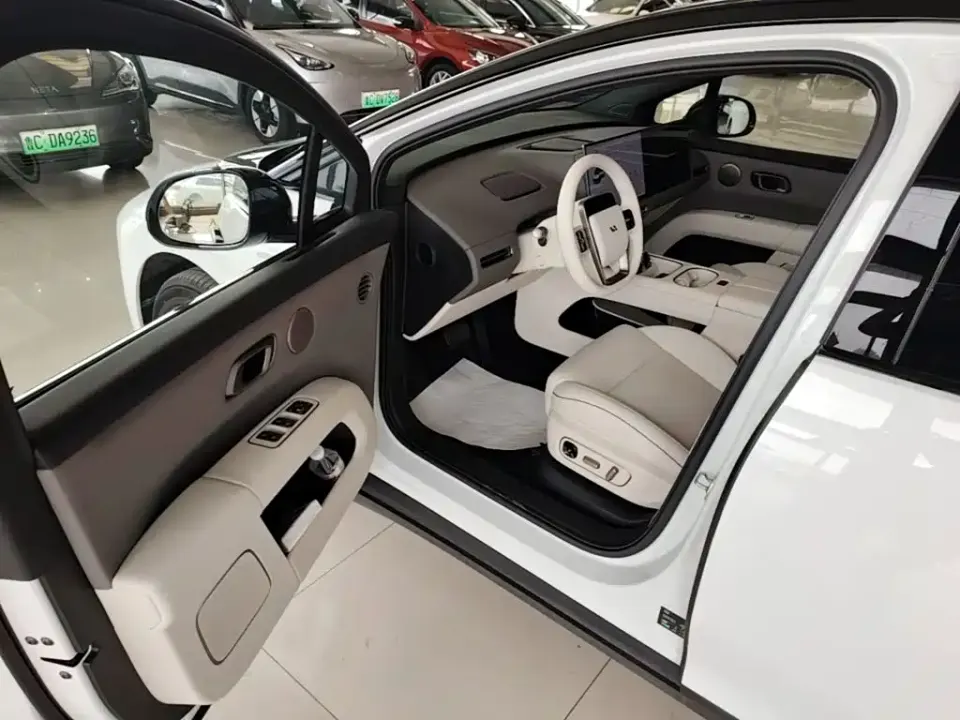 Li Li i6