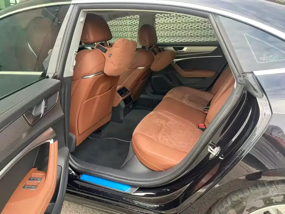 Audi A7L