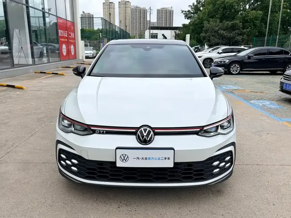 Volkswagen Golf GTI