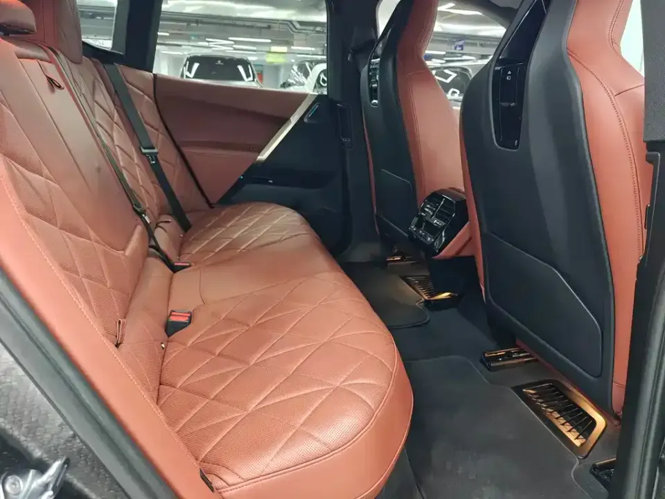 BMW iX M60